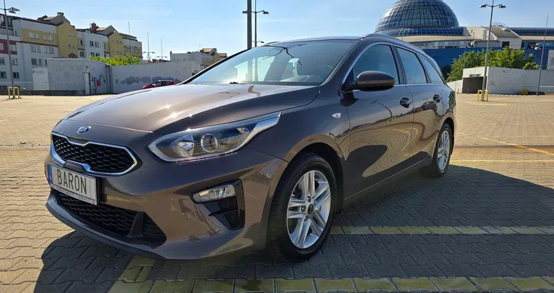 kia mazowieckie Kia Ceed cena 74500 przebieg: 62000, rok produkcji 2019 z Łapy